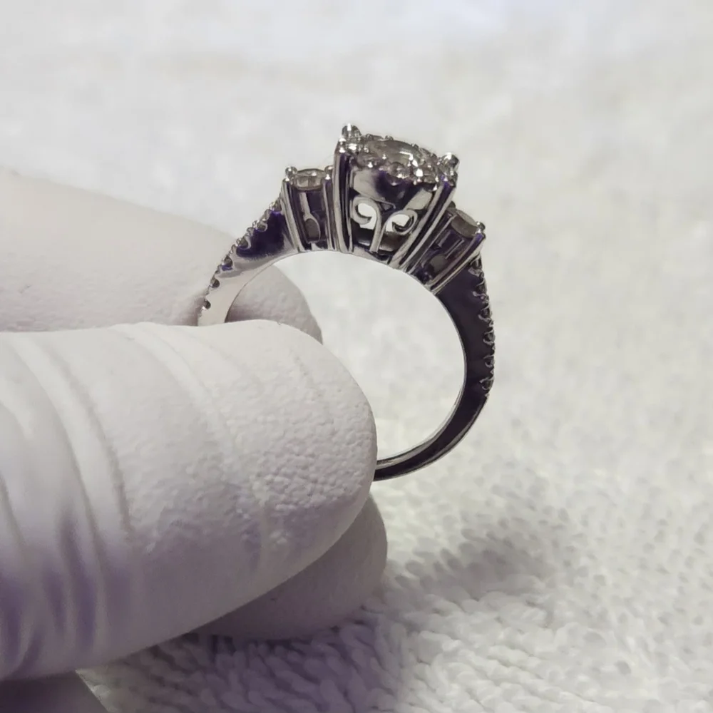 Diamond Ring - Picture 5 of 7